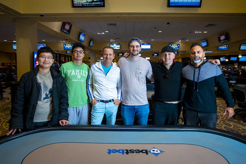 Hier ist der Finaltisch der WPT bestbet Scramble Championship